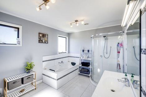 Photo of property in 17 Lichfield Crescent, Tamatea, Napier, 4112