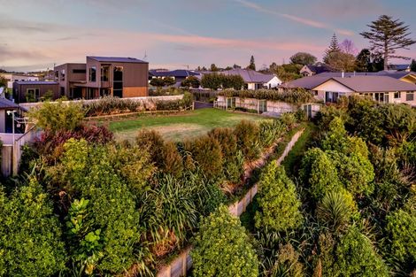 Photo of property in 20 Aderman Place, Hurworth, New Plymouth, 4310