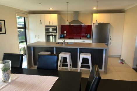 Photo of property in 10 Butterworth Crescent, Papamoa Beach, Papamoa, 3118