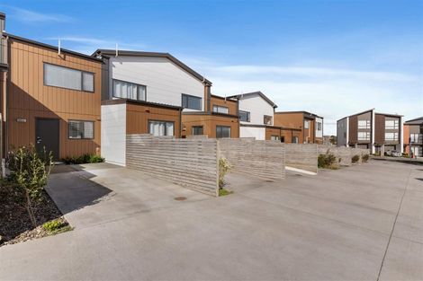 Photo of property in 10 Kiato Lane, Flat Bush, Auckland, 2019