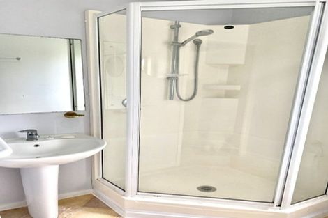 Photo of property in 13 Glenshee Place, Highland Park, Auckland, 2010