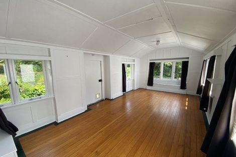 Photo of property in 21 Marine Parade, Macandrew Bay, Dunedin, 9014