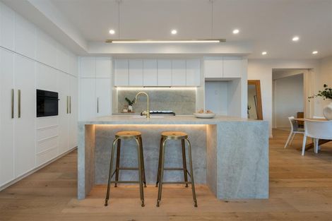 Photo of property in 18a Eastcliffe Road, Castor Bay, Auckland, 0620