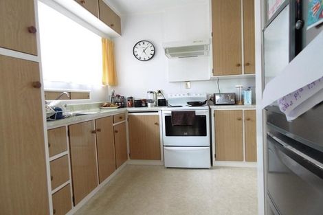 Photo of property in 130 Archibald Road, Kelston, Auckland, 0602