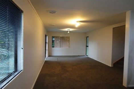 Photo of property in 3/14 Sandgate Avenue, Botany Downs, Auckland, 2010