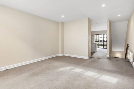 Photo of property in 16c Hobson Street, Thorndon, Wellington, 6011