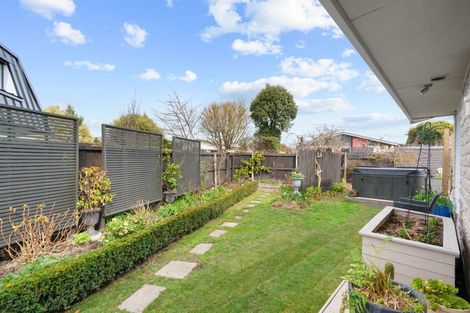 Photo of property in 25 Hillcrest Place, Avonhead, Christchurch, 8042