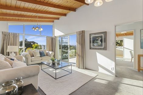 Photo of property in 30 Mayfair Crescent, Mairangi Bay, Auckland, 0630