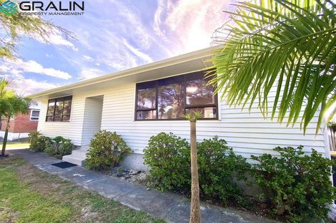 Photo of property in 101 Matipo Road, Te Atatu Peninsula, Auckland, 0610