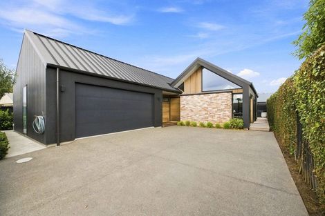Photo of property in 225 Springfield Road, St Albans, Christchurch, 8014