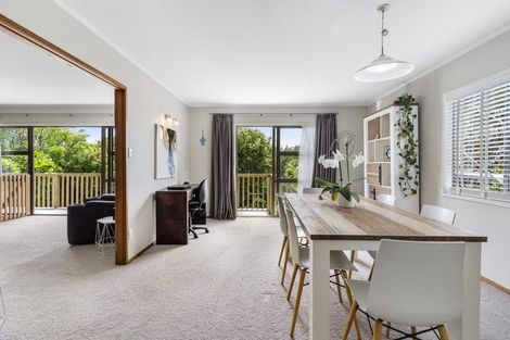 Photo of property in 5 Higham Ferrers Place, Red Beach, 0932