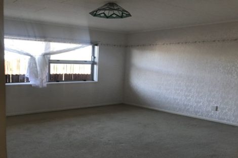 Photo of property in 6 Birdie Place, Red Beach, 0932