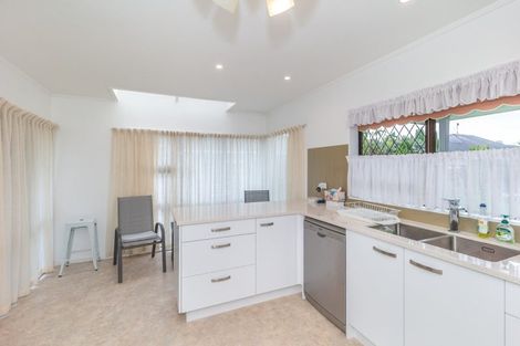 Photo of property in 274 Te Moana Road, Waikanae, 5036