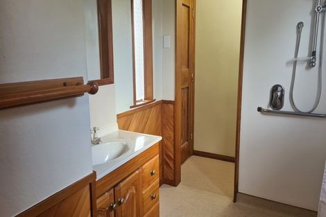 Photo of property in 6 Lansdowne Crescent, Lansdowne, Masterton, 5810