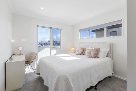 Photo of property in 9a Bundoran Way, Pinehill, Auckland, 0632