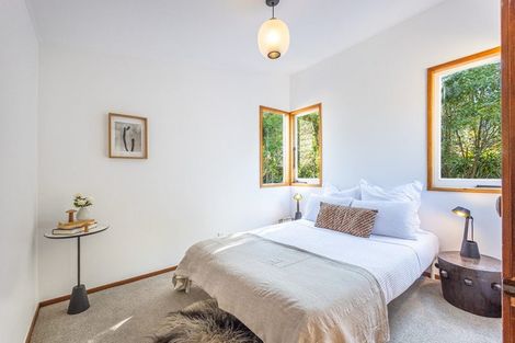 Photo of property in 27 Rosecamp Road, Beach Haven, Auckland, 0626