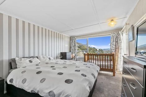 Photo of property in 24 Woodvale Grove, Fairfield, Lower Hutt, 5011