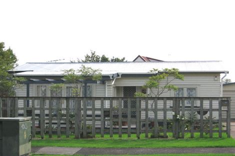 Photo of property in 26 Blacklock Avenue, Henderson, Auckland, 0612