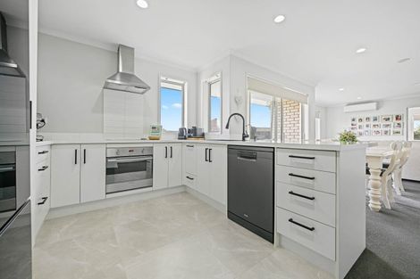 Photo of property in 11 Kentwood Place, Flagstaff, Hamilton, 3210