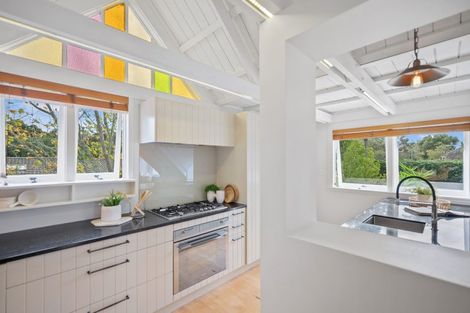 Photo of property in 194 Onewa Road, Birkenhead, Auckland, 0626