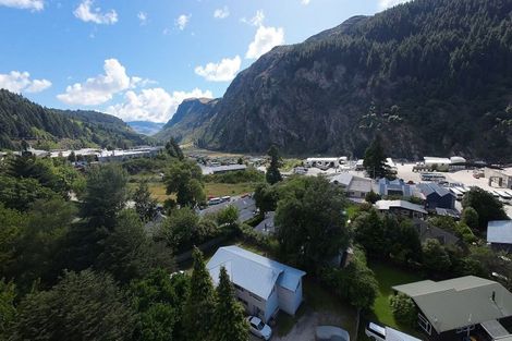 Photo of property in 22 Bowen Street, Queenstown, 9300