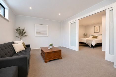 Photo of property in 9 Pohutukawa Avenue, Red Beach, 0932