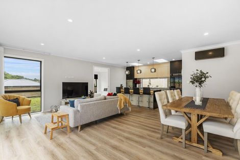 Photo of property in 9 Porokaiwhiri Street, Crofton Downs, Wellington, 6035