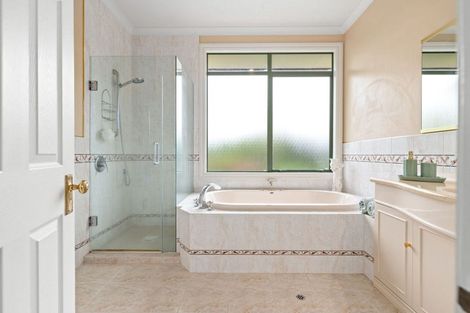 Photo of property in 17 Te Puroa Place, Huntington, Hamilton, 3210