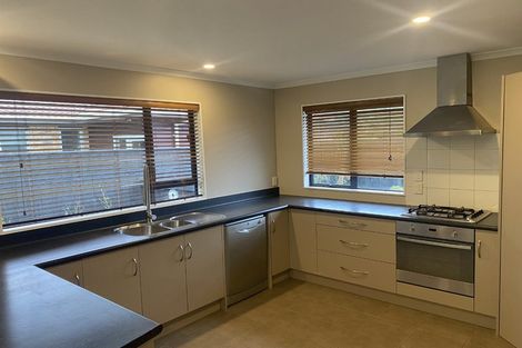 Photo of property in 12 Mcewen Crescent, Riverstone Terraces, Upper Hutt, 5018