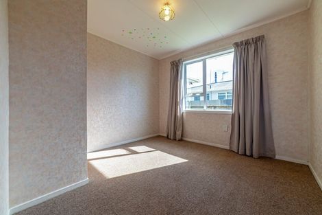 Photo of property in 18 Acacia Street, Kelvin Grove, Palmerston North, 4414