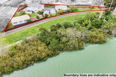 Photo of property in 141 Flanshaw Road, Te Atatu South, Auckland, 0610