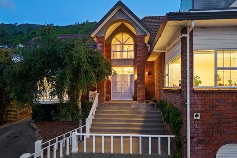 Photo of property in 105 Winara Avenue, Waikanae, 5036