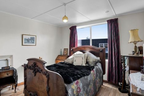 Photo of property in 96 Blake Street, Waitara, 4320