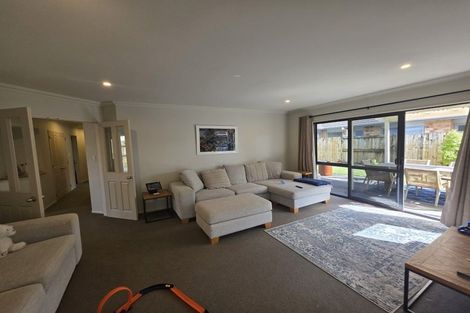 Photo of property in 15 Popata Close, Papamoa Beach, Papamoa, 3118