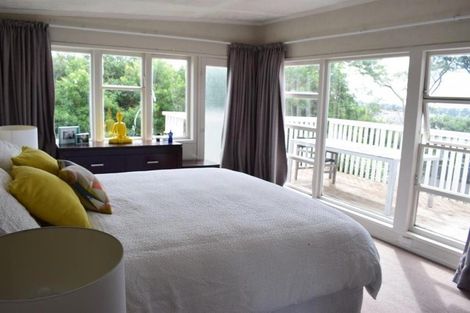 Photo of property in 2/6 Rothesay Bay Road, Rothesay Bay, Auckland, 0630