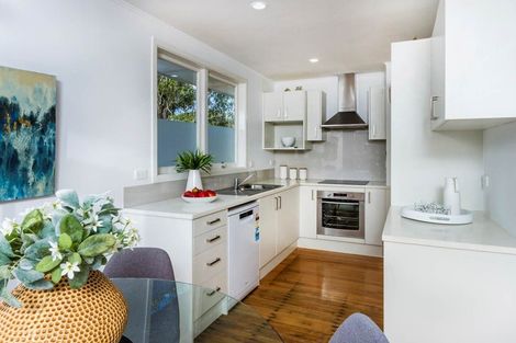 Photo of property in 1/4 Bond Crescent, Forrest Hill, Auckland, 0620