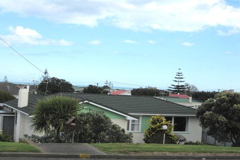Photo of property in 12 Kowhai Street, Castlecliff, Whanganui, 4501
