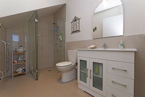 Photo of property in 10 Waitea Road, Muriwai, Waimauku, 0881