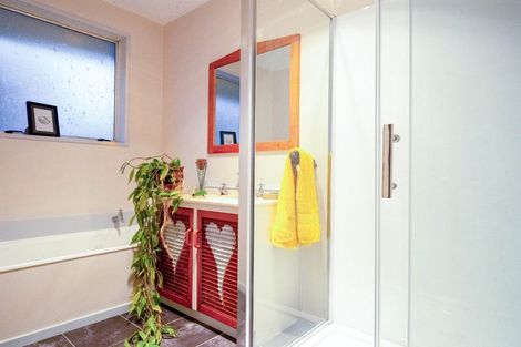 Photo of property in 2/121a Estuary Road, South New Brighton, Christchurch, 8062