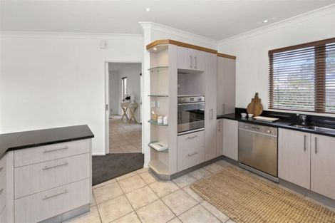 Photo of property in 8 Stableford Green, Burnside, Christchurch, 8053