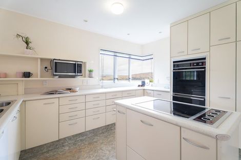 Photo of property in 4 Compass Way, Whitby, Porirua, 5024