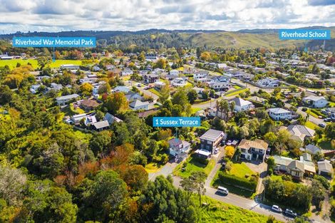 Photo of property in 1 Sussex Terrace, Riverhead, 0820