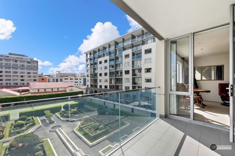 Photo of property in Sanctum Apartment, 10 Ebor Street, Te Aro, Wellington, 6011