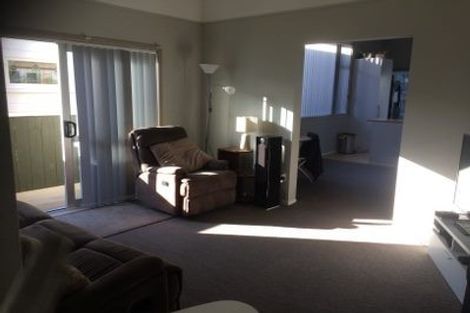 Photo of property in 207 Onepu Road, Lyall Bay, Wellington, 6022