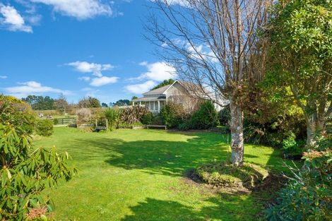 Photo of property in 25 Castle Street, Eltham, 4322