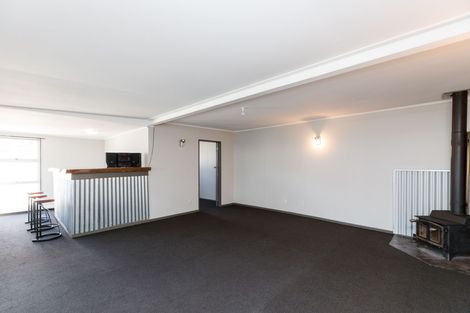 Photo of property in 5 Tararua Terrace, Cloverlea, Palmerston North, 4412