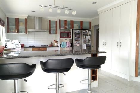 Photo of property in 13 Strundeen Close, Flat Bush, Auckland, 2016