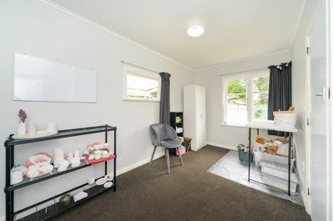 Photo of property in 20 Seddon Street, Takaro, Palmerston North, 4412