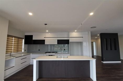 Photo of property in 46 Te Oneroa Way, Long Bay, Auckland, 0630