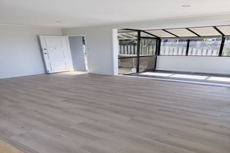 Photo of property in 5 Red Beach Road, Red Beach, 0932